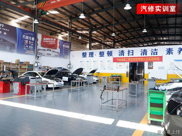 长沙科技传媒技工学校公办还是民办 2026年7月新