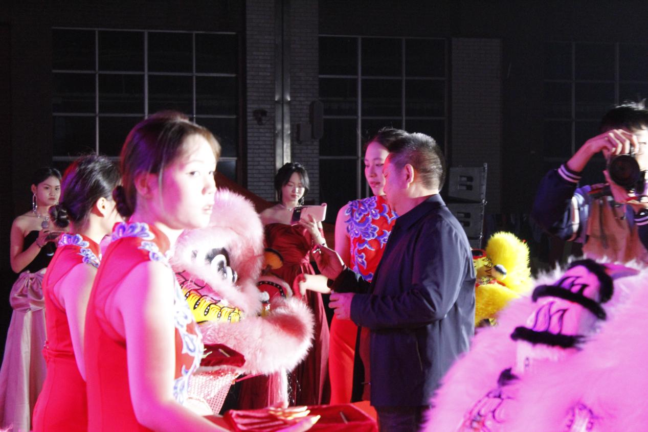 长沙科技传媒技工学校“奋进新青年,筑梦新时代”2025年迎新文艺晚会精彩回顾-长沙科技传媒技工学校 图6